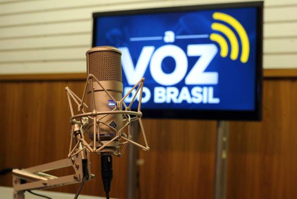 Foto - Temer sanciona lei que flexibiliza horrio de A Voz do Brasil